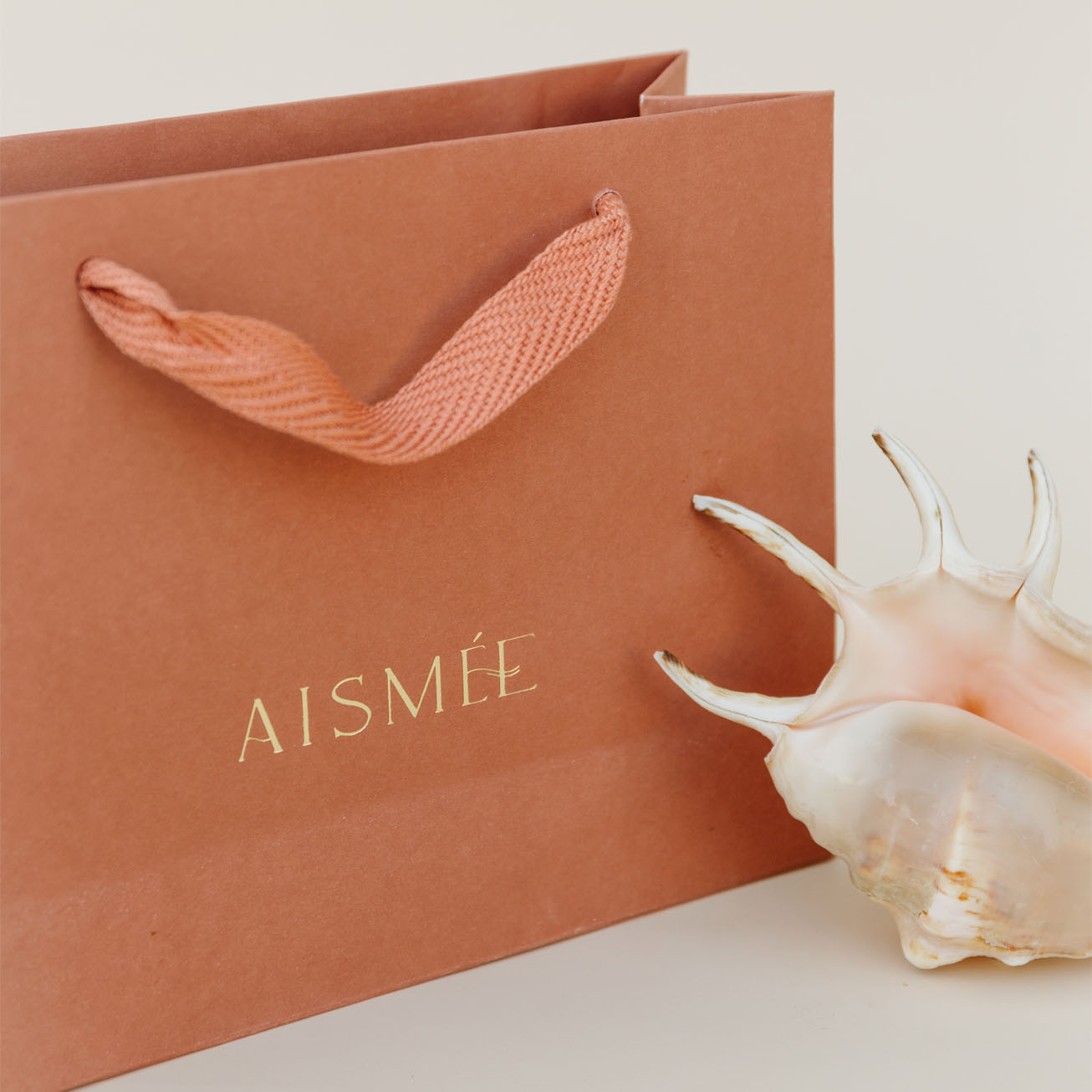 Yellow gold-plated lace-patterned christening brac