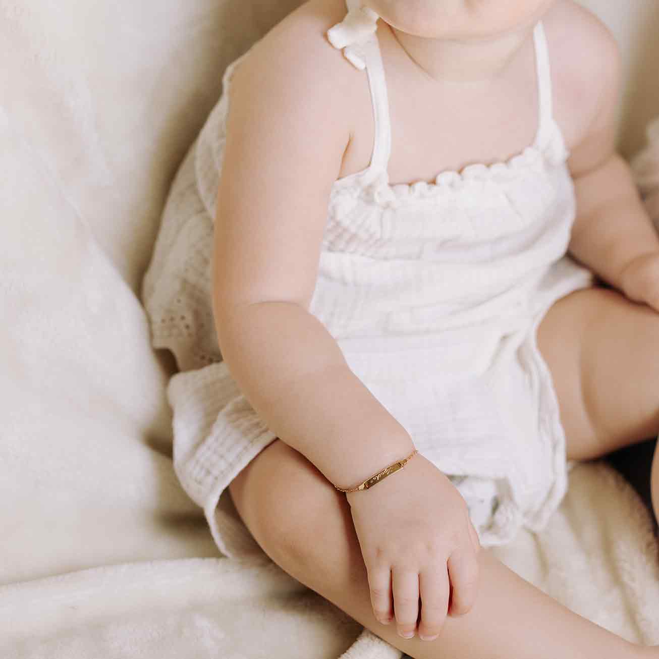 Personalised rose gold-plated star christening bra